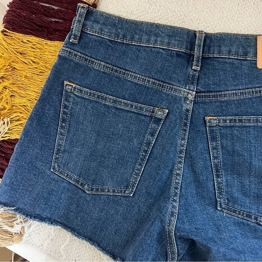 EVERLANE THE CHEEKY DENIM SHORT SIZE 26 - Picture 5 of 9